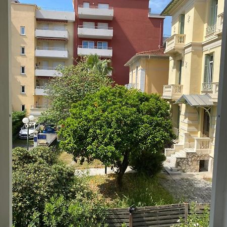 Charmant 2Pcs A 100 M De La Plage Au Calme Menton Eksteriør billede